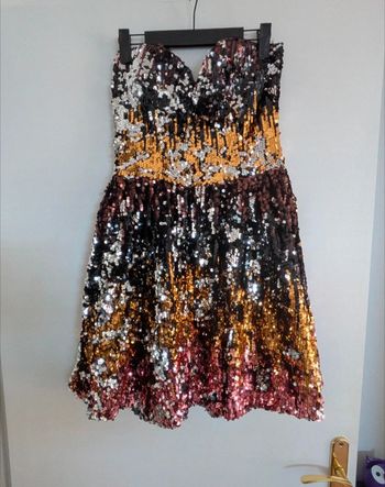 Robe bustier en sequins rare london