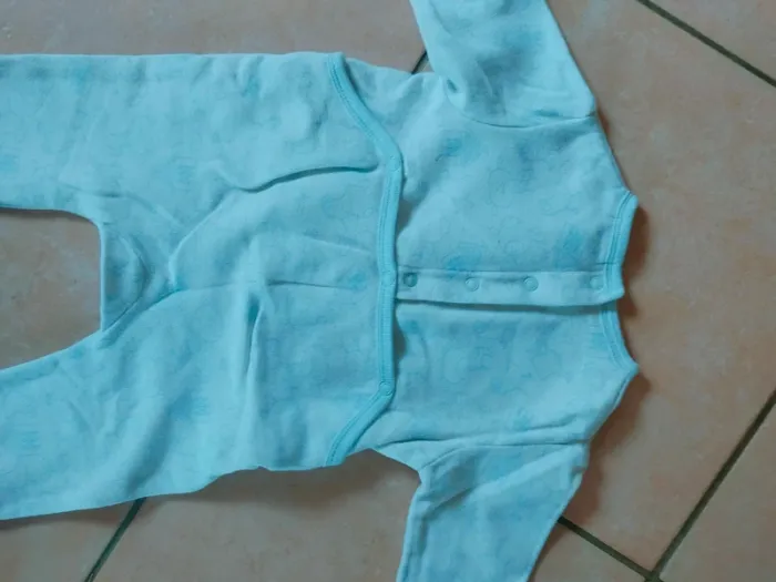 Pyjama 1 pièces grenouillere bébé  9 mois - photo numéro 2