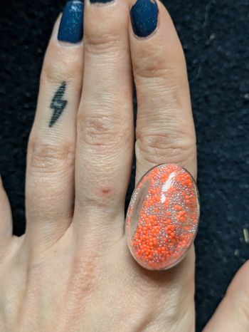 Bague ovale en verre style pylônes