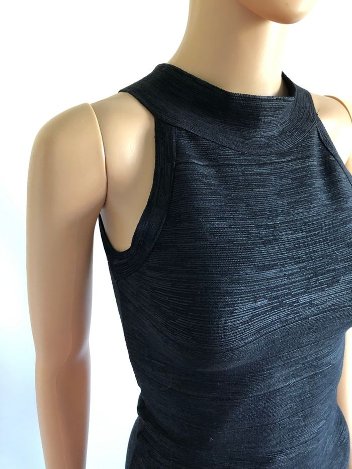 Robe noire sans manches LUC-CE taille S bon état (taille petit) - photo numéro 4