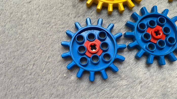 Lot de 5 roues lego Technic gear expert builder15 et 21 tooth with axel hole - photo numéro 10