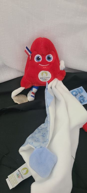 Doudou et Compagnie Peluche Officielle Jeux Olympiques Paris 2024 avec Fryge