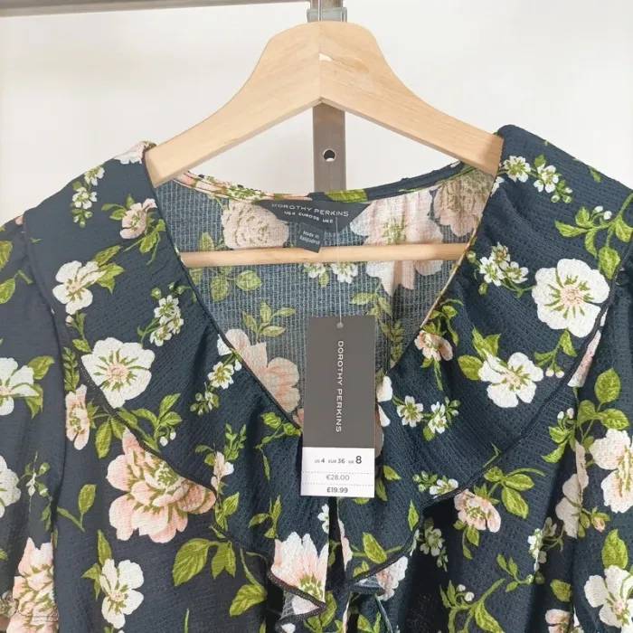 Blouse fleurie Dorothy Perkins noire fleurie taille 36 col volanté neuve A526 - photo numéro 2
