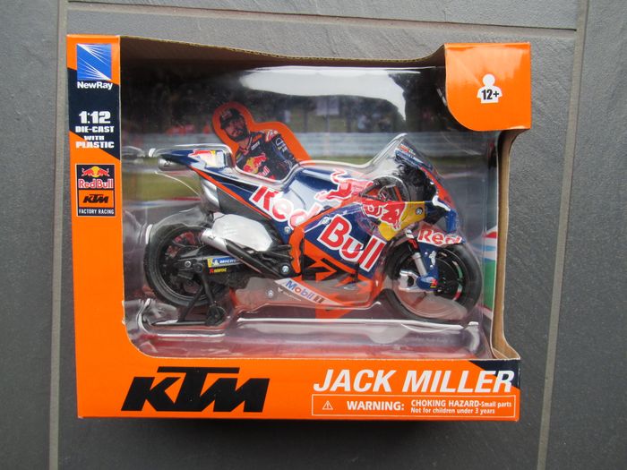Moto KTM Red Bull Jack Miller neuve NewRay
