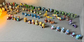 Figurines kinder 