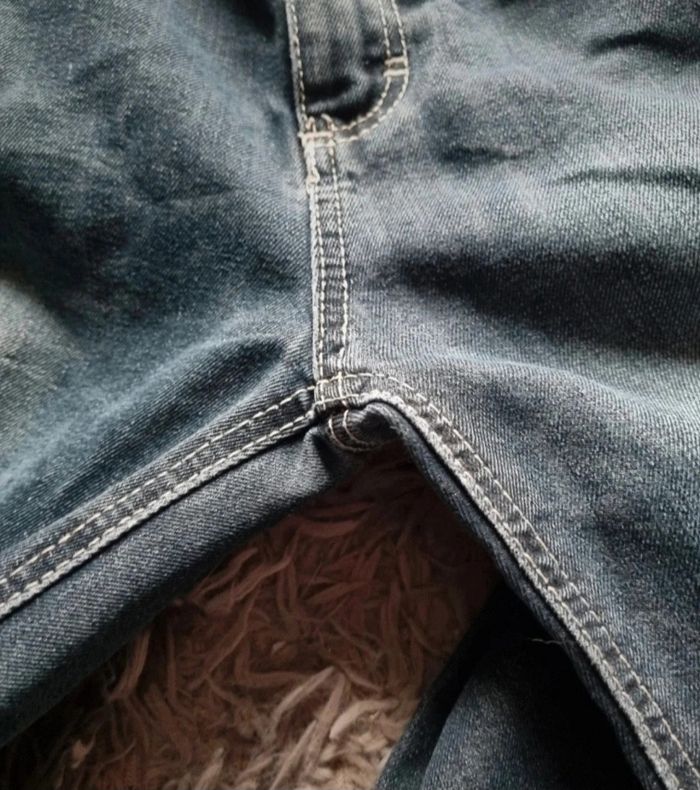 Jeans 7ans à trous - photo numéro 6