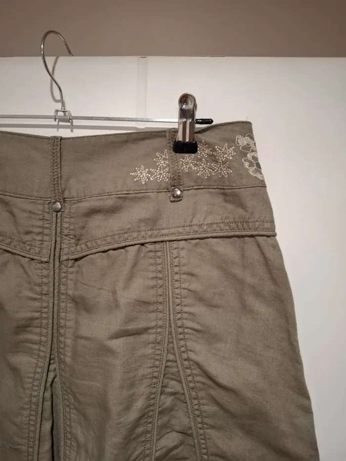 Jupe kaki 36 très bon état - photo numéro 2