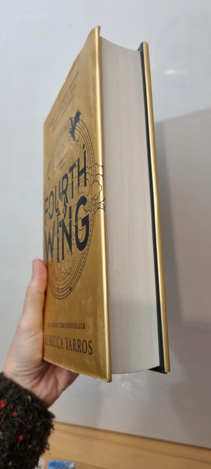 Fourth wing hardcover + Goodies - photo numéro 4