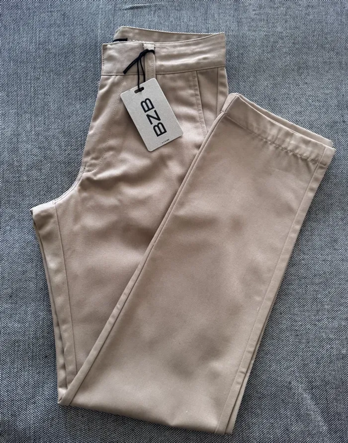 Chino BZB - Coupe Droite Classique - Beige - Taille 34 / S - Neuf avec Étiquette - Valeur 15€