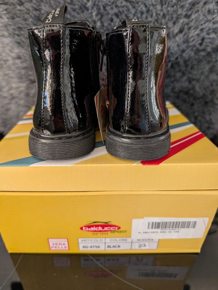 Bottines montantes fille. Taille 23. Neuf. Semelle intérieure en cuir. Balducci - photo numéro 2