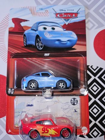 2 voitures cars disney mattel metal neuf cars disney pixar mattel