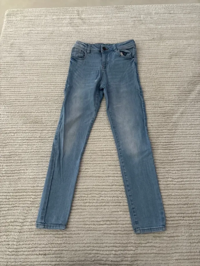 Jean .