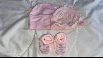 Lot Bonnet et chausson