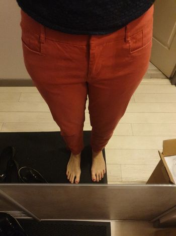 Pantalon rouge pâle