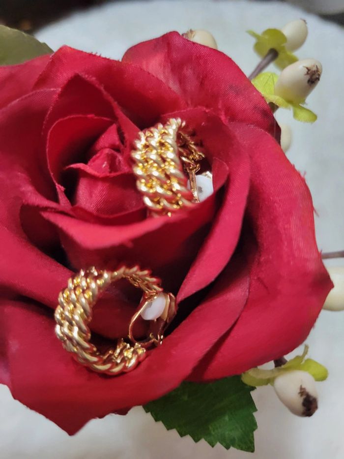 Clips petites créoles acier gold.