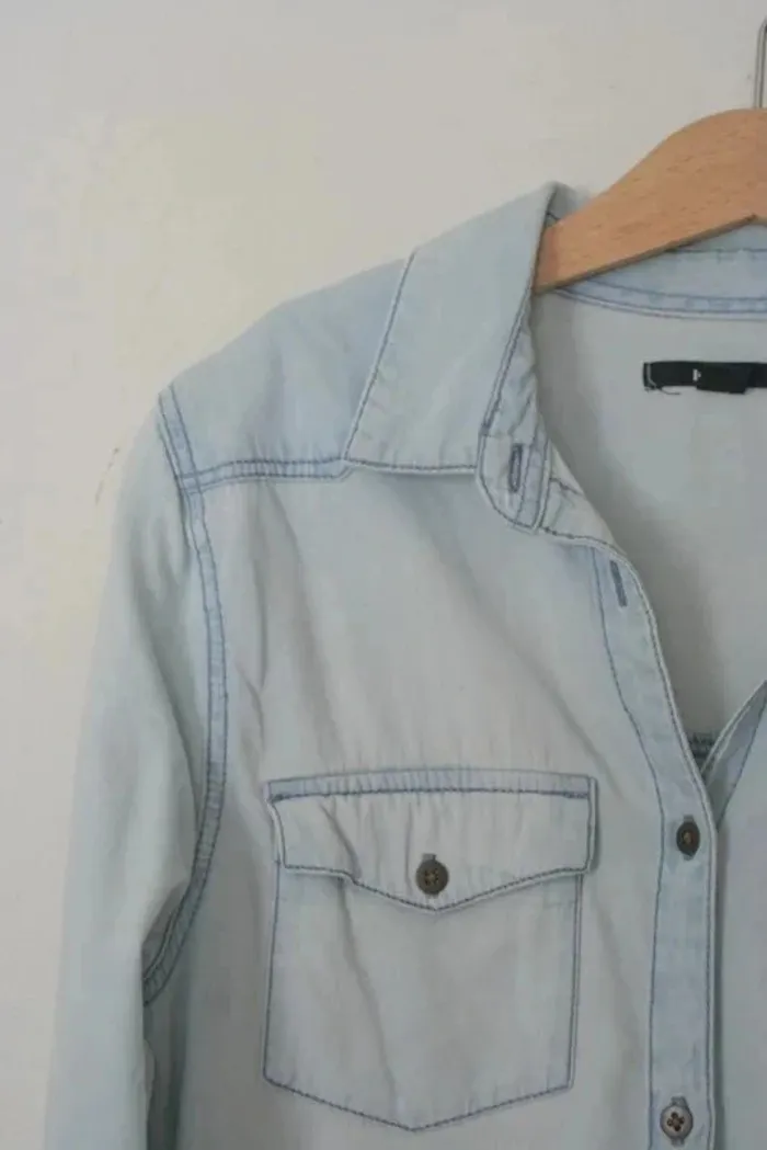 Chemise en jeans bleached (jeans blanchi) Kiabi 12 ans - photo numéro 2