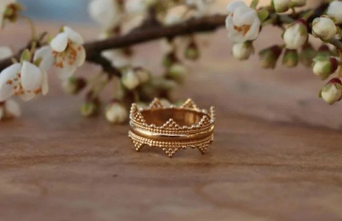 Bague couronne plaqué or taille 56 neuve