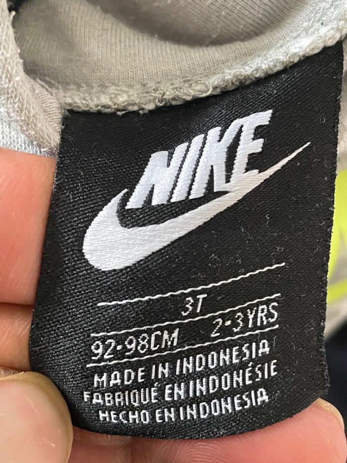 Sweat a capuche Nike 2-3ans - photo numéro 3