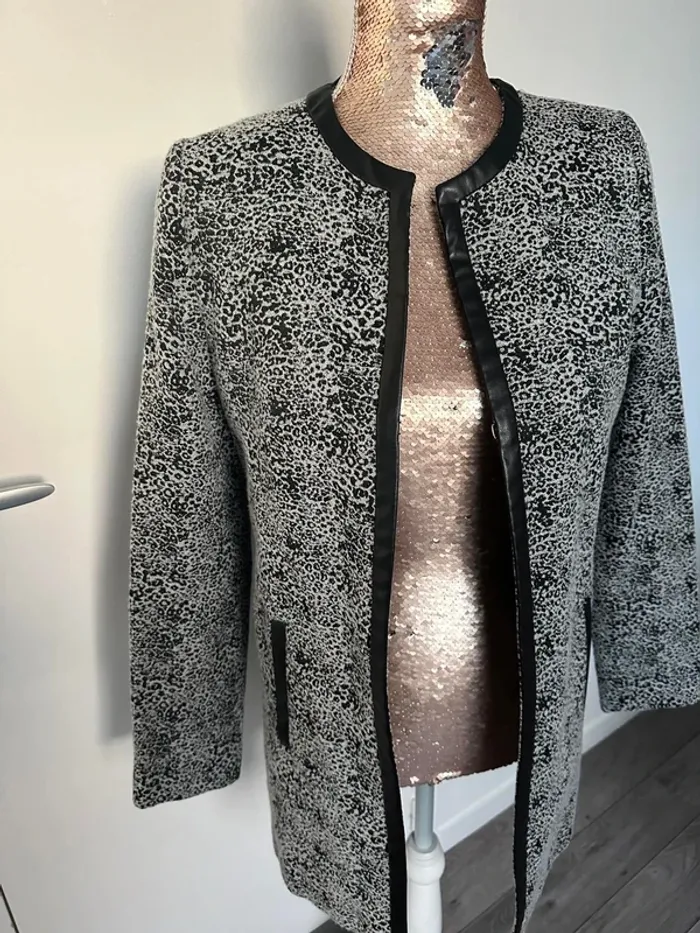 Veste mi longue  naf Naf 36 léopard oir et gris - photo numéro 2