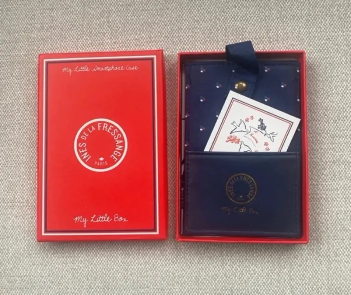 Pochette neuve Ines de la Fressange