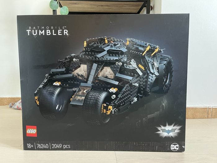 LEGO DC Batman: DC Batman La Batmobile Tumbler (76240)