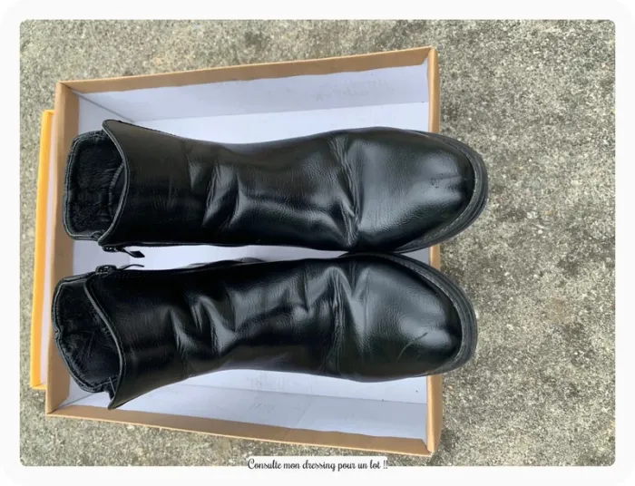 Bottines noires avec liseret doré - photo numéro 3