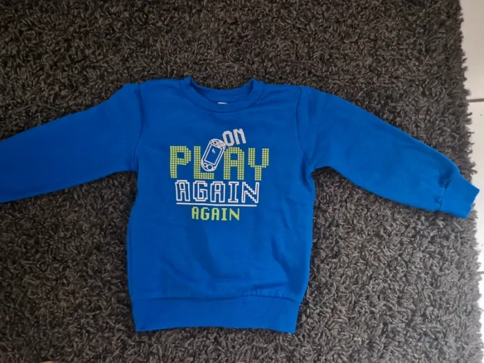 Pull bleu