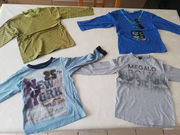 Lot 4 TS manches longues marques diverses 5 ans