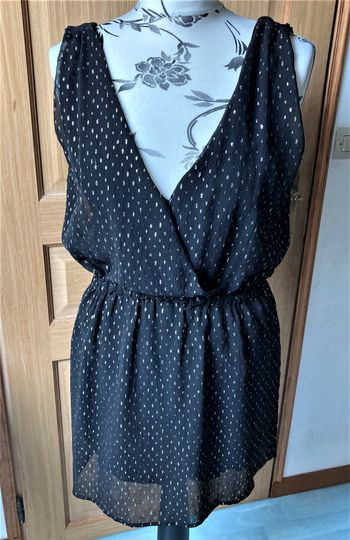 Robe fluide voile à motifs dorés taille 36/38
