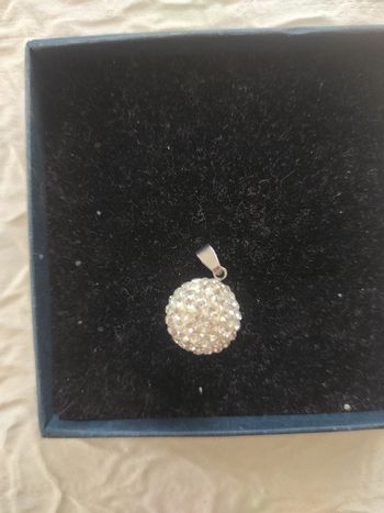 Pendentif boule strass