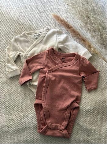 Lot de 2 bodies H&M / Kiabi