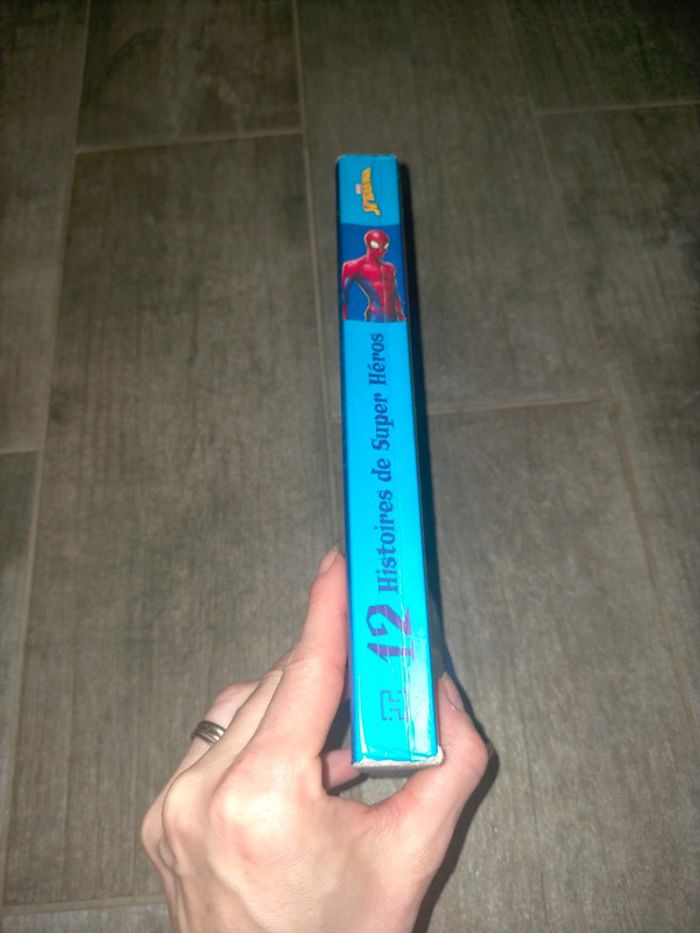 Livre Marvel 12 histoires de super héros - photo numéro 2