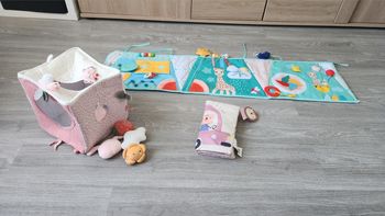 Jeux d’éveil et cube d’activité
