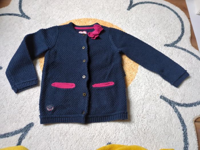 Gilet sergent major bleu marine rose noeud maille épais 6 ans