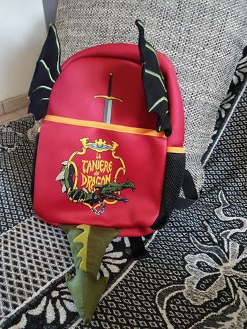 Sac à dos disneyland paris la taverne du dragon