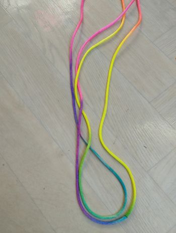 Jouet string multicolore