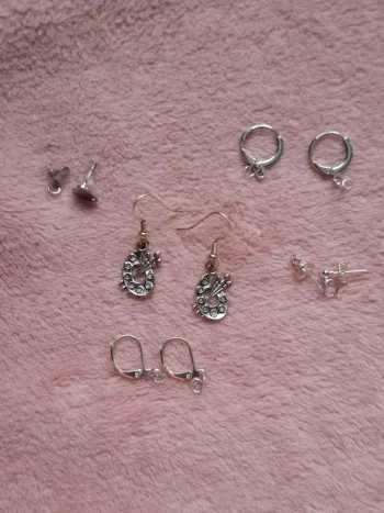 Boucles dâoreilles crĂ©atives đš + attaches au choix !