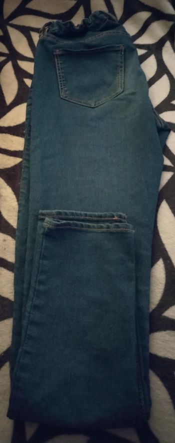 Jeans Skinny Fit "H&M" 11/12 ans très peu porté