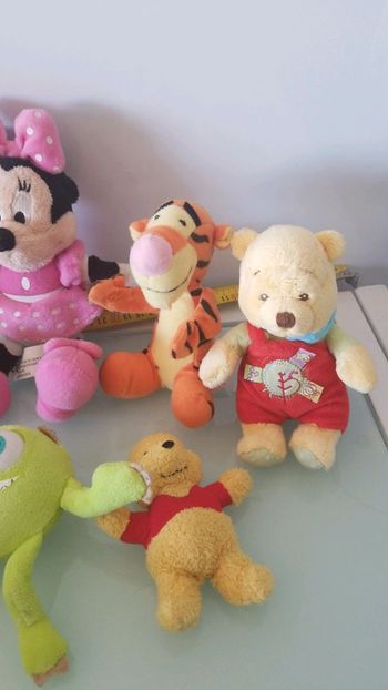 5 Peluche disney Minnie winnie monstre et cie