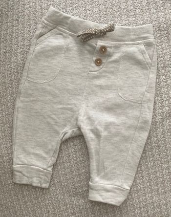 Pantalon beige taille 6 mois tape à l’œil