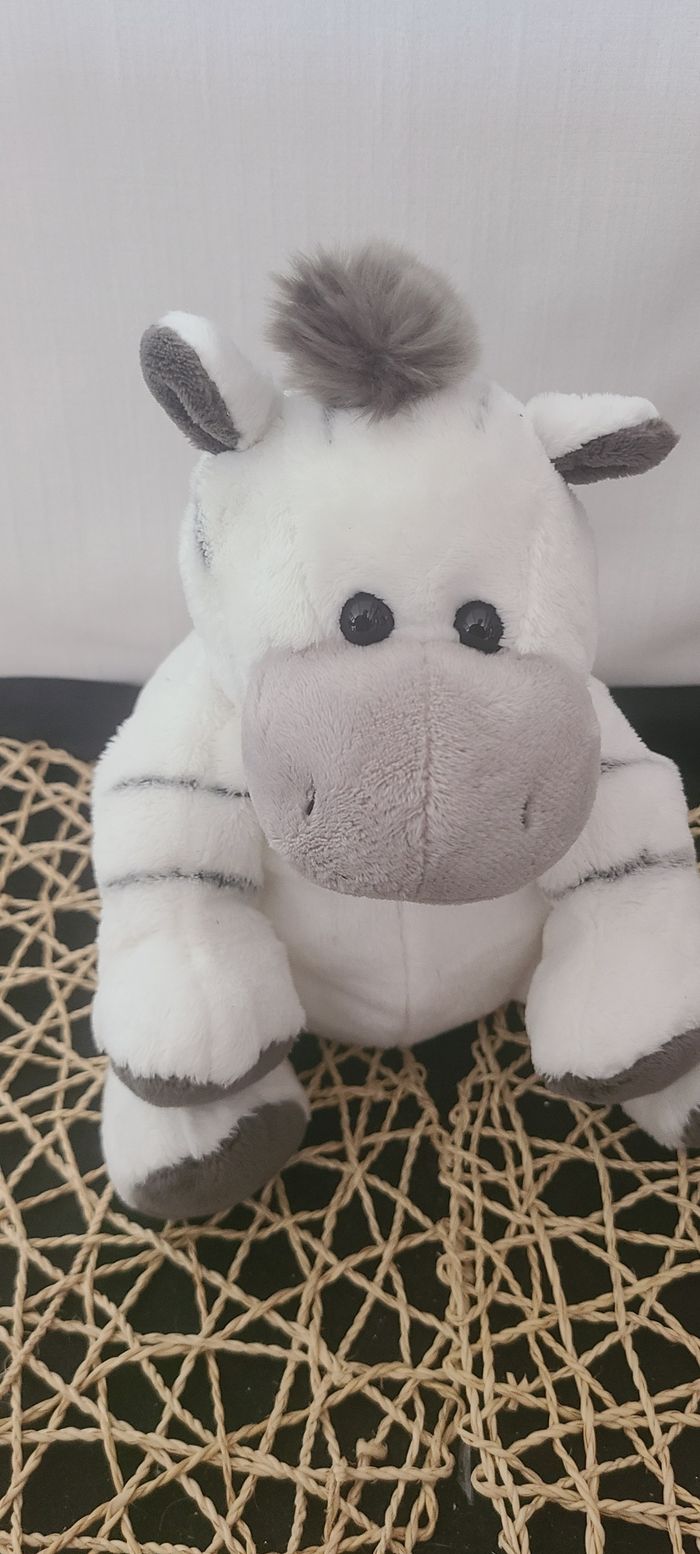 Peluche Zèbre Bébé Rêve gris blanc rayé Bébé rêve 25 cm
