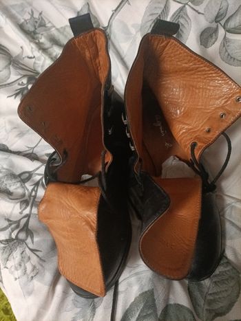 Bottines femme  Agnès  B  taille 39 en très très  bon état