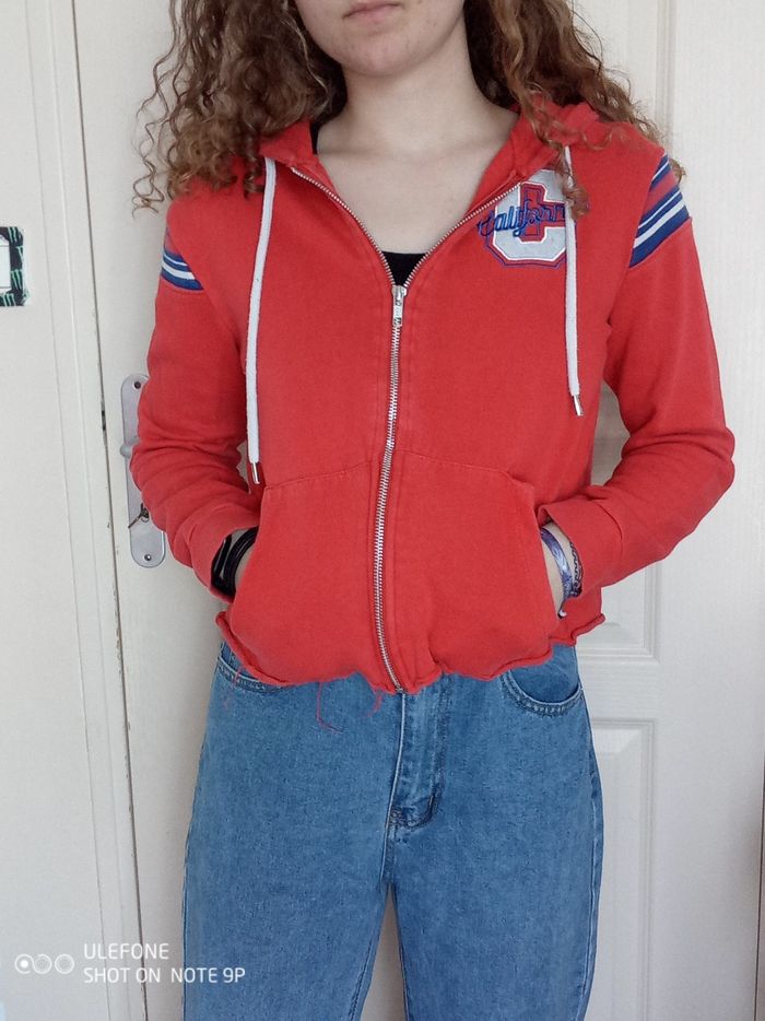 Gilet à capuche fin rouge - photo numéro 2