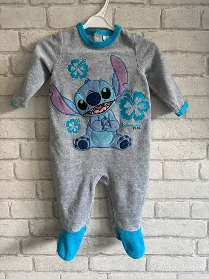 Pyjama stitch Disneyland Paris taille 12 mois