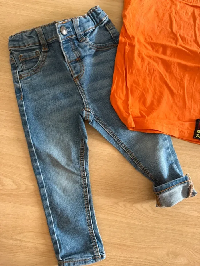Ensemble T-shirt orange et jean slim - 2 ans - photo numéro 2