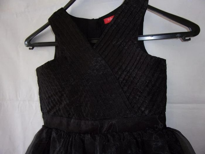 Trés belle robe de fête - 8 ans - photo numéro 2