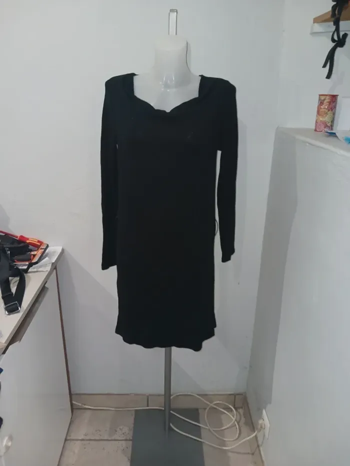 Robe noir T46