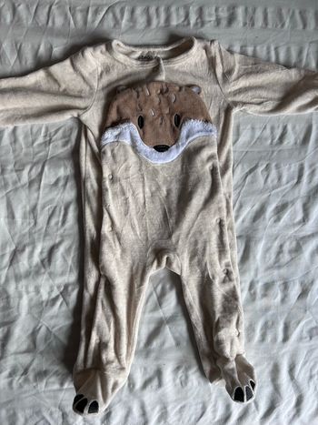 Lot de 7 pyjamas, taille 9 mois.