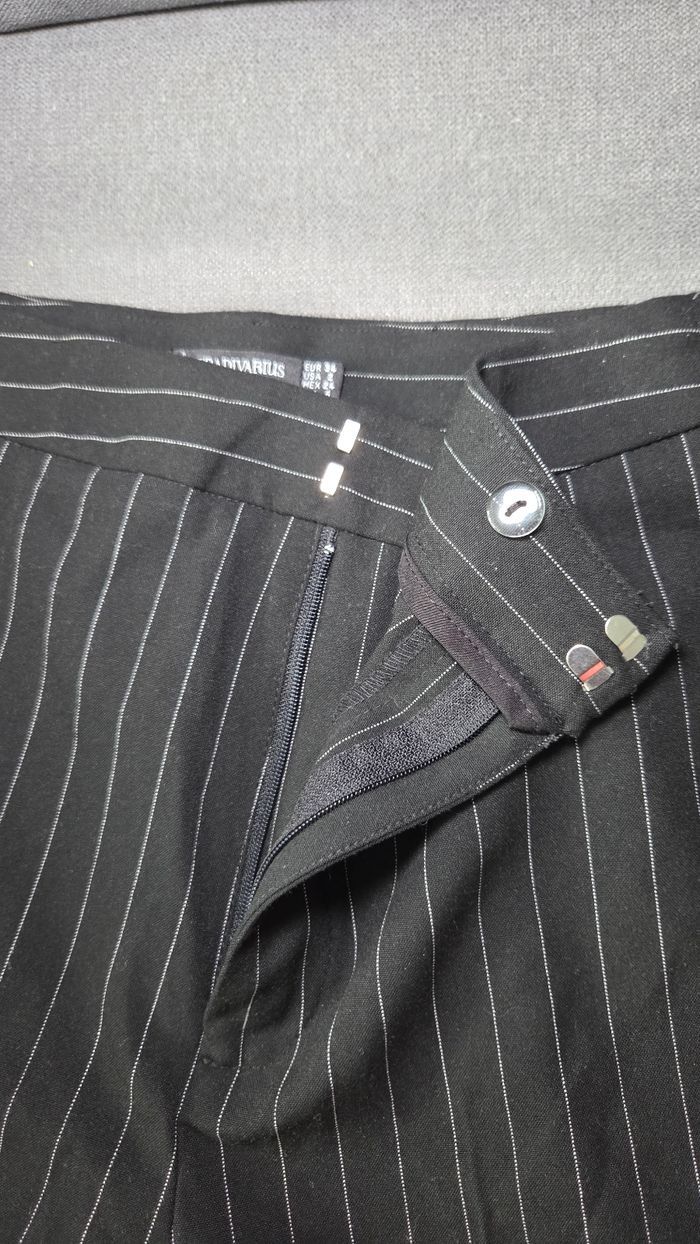 Pantalon à pince Stradivarius taille 34 - photo numéro 2