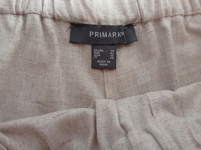 Short neuf taille 42 couleur crème - photo numéro 3